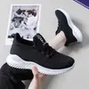 [Tamanho 35, Tamanho 42] Tênis de Malha Tecida Fly de Comércio Exterior Nova Coleção Primavera/Verão 2021 Sapatos Femininos Tamanho Grande Sapatos Brancos