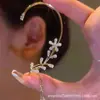 2022 Joyería de Alta Gama de Lujo Estilo Hada Floral con Borlas Aretes de Clip de Moda Estilo Versátil Apilables