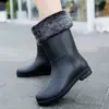 Botas de Chuva de Borracha Impermeáveis Antiderrapantes com Solado Grosso Impermeáveis Antiderrapantes Impermeáveis Antiderrapantes Atacado Fofas de Cano Médio para Mulheres com Punhos
