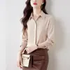 Foto Real de uma Camisa Cetim Acetato Sintético Estilo Francês para Mulheres, Top Profissional Perolado de Alta Qualidade, Camisa para Entrevista, Novo Modelo de Primavera