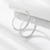 Pendientes de Línea de Separación Estilo Little Red Book Moda Simple Combinan con Todo Anillo de Viento Frío de Gama Alta Gancho para Oreja en Forma de C para Mujer