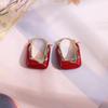 Design exclusivo Red Drop Oil Square Brincos High Sense Fashion Pequeno Ankara Red Ear Buckle Brincos de vento frio