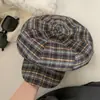 Sombrero octogonal a cuadros de diseño de nicho estilo japonés para mujer, sombrero fino de nube retro de verano que hace que la cara se vea más pequeña, boina casual versátil