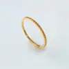 Anillo Minimalista Liso de Oro de 18 Quilates para Mujer, Diseño de Nicho, Lujo Ligero Francés, Anillo Apilable para Dedo Índice, Acero Inoxidable con Diamante de Moda