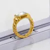 Anel de Aço Inoxidável com Rosca e Diamante Único, Moda Transfronteiriça Europeia e Americana, com Textura Vintage e Incrustação de Zircônia, Anel Versátil de Luxo Leve