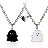 Collar de fantasma blanco y negro, regalo de Halloween, joyería, colgante personalizado para novia, pareja, regalo escolar de dos piezas para estudiantes