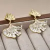 Diseño Francés Único Hoja de Ginkgo Chapado en Oro Pintura Pintura Pendientes Elegantes Personalizados Estilo Pastoral Pendientes Versátiles Pendientes