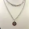 Colar Pingente Retrato de Beleza com Corrente Simples e Estiloso Colar Retrô Geométrico de Duas Camadas com Retrato de Rainha Estilo Feminino