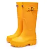 Botas de Lluvia Estilo Coreano para Mujer Suela Gruesa Antideslizantes Botas Rojas de Caña Alta de Moda para Uso en Exteriores Camping Zapatos Impermeables Senderismo por Arroyos Recolección en la Playa Zapatos de Goma