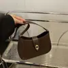 Bolsos de Diseño Nicho para Mujer 2025 Nuevo Verano Versátil de Un Hombro Bolso de Mano de Alta Gama Bandolera Bolso Cuadrado Pequeño