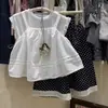 Roupas Infantis Estilo Floresta 2026 Verão Novo Conjunto Doce para Menina: Top de Alcinha Cor Sólida Camisa Boneca Camiseta Básica Calça de Bolinhas