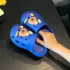 Sandalias perforadas para niños para el verano, pantuflas de dibujos animados para niños y niñas, zapatos perforados para bebé resistentes al olor para interior y exterior del hogar