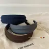 Faixa de Cabeça com Textura de Tecido Outono e Inverno, com Atmosfera Suave, Topo Craniano Alto, Faixa de Cabeça Antiderrapante, Acessório de Cabelo de Nicho de Alta Qualidade