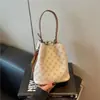 Bolsa Saco Xadrez Color Block de Luxo Leve Transfronteiriça, Bolsa de Ombro Transversal Monograma de Luxo para o Dia a Dia, Bolsa de Mão Tendência Europeia e Americana