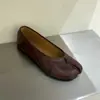 Sapatos Únicos de Porco com Dedos Divididos para Primavera e Outono para Mulheres, Novo Modelo de Primavera 2026 Mocassins Slip-On