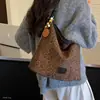 Bolso de Hombro Inclinado de Ante con Estampado de Leopardo Casual Esponjoso Coreano Otoño Bolso de Mano de Axila Bolso Nuevo de Moda para Mujer Exquisito 2026 Día