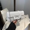 Bolso Cuadrado Pequeño con Lazo de Moda para Mujer 2025 Nuevo Verano Cadena Simple Elegante Chic Personalidad Bolso de Hombro Cruzado