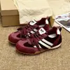 Zapatos de mujer elegantes y atractivos, nueva colección primavera/otoño 2026, zapatillas casuales planas versátiles, un estilo de zapato de entrenamiento alemán súper popular
