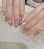 El Artículo de Moda Más Vendido de Celebridad de Internet de Xiaohongshu: Puntas de Uñas Ojo de Gato de Vidrio Dorado Champagne Ligeramente Borrachas con Tonos Rosados que Realzan el Cutis y Añaden un Toque de Lujo