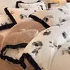 Invierno Espesado Retro Francés Conejo Terciopelo Cama Juego de Cuatro Piezas Estilo Princesa Miel Coral Felpa Funda de Edredón Sábanas Ropa de Cama