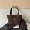Bolsa de Mano Frosted Estilosa de Lujo Ligero de Nicho Otoño/Invierno para Mujer Nueva de Gran Capacidad Sensación de Alta Gama Retro Bolso de Hombro Único