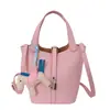 Bolso Bandolera Cruzado Fresco y Dulce para Mujer, Bolso Cubo de Nicho Estilo Coreano, Bolso de Mano Versátil para el Trabajo Nueva Moda 2026
