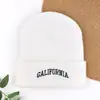 Nuevos Gorros Cálidos de Otoño e Invierno para Mujer, Gorros de Punto para Hombre, a Prueba de Frío y Cálidos 2025 Color Sólido Tejido Pullover Estilo Montaña