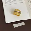 Anel Largo Pregueado com Textura de Pedra Natural e Pérola, Design de Nicho para Mulheres, Anel de Moda Vintage de Luxo Leve