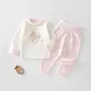 Conjunto de ropa de otoño de dos piezas cálido de algodón puro Clase A de cintura alta para recién nacidos, pijama de casa para bebé para las cuatro estaciones