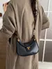 Bolso de Luna Creciente de Diseño Nicho Coreano Retro Versátil de Moda Bolso de Hombro Único Textura de Alta Calidad Bolso Cruzado de Mano