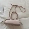 Bolso de hombro cruzado Shuai Mi Jia de nicho minimalista para mujer, moda urbana, nuevo bolso tipo almohada de gran capacidad para el otoño de 2026