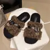 Chinelos de Algodão com Veludo Quente Estilo Coreano Cabelo Encaracolado Tira Única Novos Chinelos de Pelo para Mulheres Uso Externo Outono Inverno Casa 2026 Sola Grossa