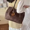 Bolsa Casual Grande de Ombro Único Estampa de Leopardo para Mulheres, Nova Moda Bolsa Tote para o Dia a Dia, Estilosa, Sensação 2026, Outono/Inverno