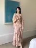 Vestido Elegante de Otoño Xiu Xixi Shisanxing 2026 con Cuello Halter Estampado de Cintura Alta Adelgazante para Mujer 88706