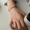 Pulseira de Prata S925 com Laço e Contas Redondas em Fio Vermelho para Mulheres, Design Simples Feito à Mão, Joia Versátil Ajustável por Deslizamento B301