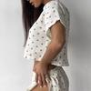 Pijama de verano europeo y americano de crepé puro de algodón con estampado de amor fino para mujer, conjunto de dos piezas con pantalones cortos con abertura y manga corta