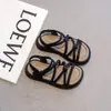 Sandálias Infantis 2025 Verão Sapatos de Princesa para Meninas com Sola Super Macia para Crianças Maiores Sapatos de Praia Antiderrapantes Sapatos de Menina