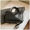 Bolsa Tote de Design da Moda para Mulheres 2025 Nova Retro Versátil Grande Capacidade Ombro Transversal Transfronteiriça