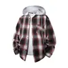 Camisa de Manga Larga a Cuadros para Hombre 2026, Estilo Hong Kong, Moda Trendy, Holgada, con Capucha, de un Solo Bolsillo para Hombre