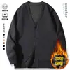 Nova coleção outono/inverno 2026: jaqueta suéter masculina de gola V, moderna e estilosa, jaqueta de tricô espessa e forrada com fleece