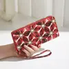 2026 Nuevo Bolso de Mano Creativo de PU para Viaje para Mujer, Bolso de Cremallera Exquisito Vintage, Billetera Larga, Venta al por Mayor desde Fabricante