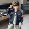 Jaqueta Masculina de Primavera e Outono 2026 Novo Estilo Versão Coreana Infantil Jaqueta Bonita Camisa Roupa de Outono para Bebê Menino Top da Moda Tendência