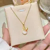 Pingente Delicado de Coelho com Pedra Olho de Gato Colar de Aço Titânio para Mulheres, Corrente de Clavícula Versátil da Moda com Zircônia Joias Atacado