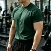 Liquidação de fim de temporada: Camiseta de algodão puro de peso médio, manga curta, corte reto, gola redonda, top atlético masculino para verão e todas as estações, projetada para acentuar o físico
