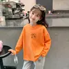 Camiseta super fofa de manga comprida para meninas, outono, algodão puro, nova roupa de desenho animado 2026, camiseta básica para meninas, roupa de outono para crianças