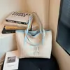 Bolso de Hombro Grande de Lona con Estampado de Letras, Moda Casual, Elegante, Texturizado, Simple, Estilo Nuevo, Bolso Tote para Mujer, Primavera 2026