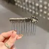 Novo Modelo 2026 Pente Cinza de Lã em Formato de Coração com Strass Super Brilhantes, Sensação de Alto Padrão, para Arrumar o Cabelo da Testa, Acessório de Cabelo