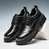 Zapatos Oxford para hombre, zapatos casuales estilo británico para hombre, zapatos versátiles únicos y de moda de Mickey, zapatos nuevos de cuero con punta ancha