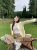 Cardigã de tricô amarelo feminino novo estilo para usar no início do outono, blusa jaqueta suéter outono e inverno azul leite tamanho único