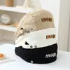 Chapéus Infantis Primavera e Verão Finos Estilo Coreano Boina Versátil para Meninos e Meninas com Letras Bordadas Boné Estiloso da Moda